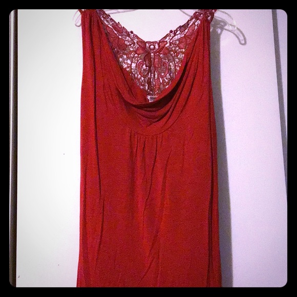 Studio Y Tops - Women’s size Medium red tunic tank